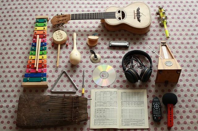 Instrumenty muzyczne dla dzieci – co wybrać na prezent?